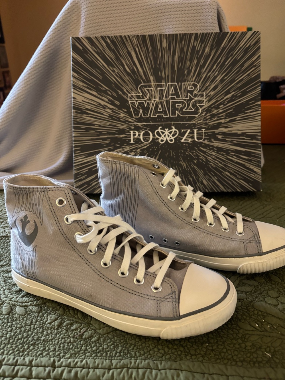 Star Wars Kids High-Top Sneakers in Light Gray with White Accents
